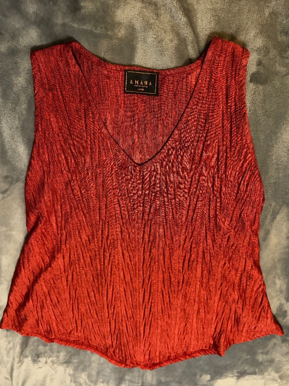 Amana Women's Large Red Crinkle Textured Sleeveless V-Neck Top